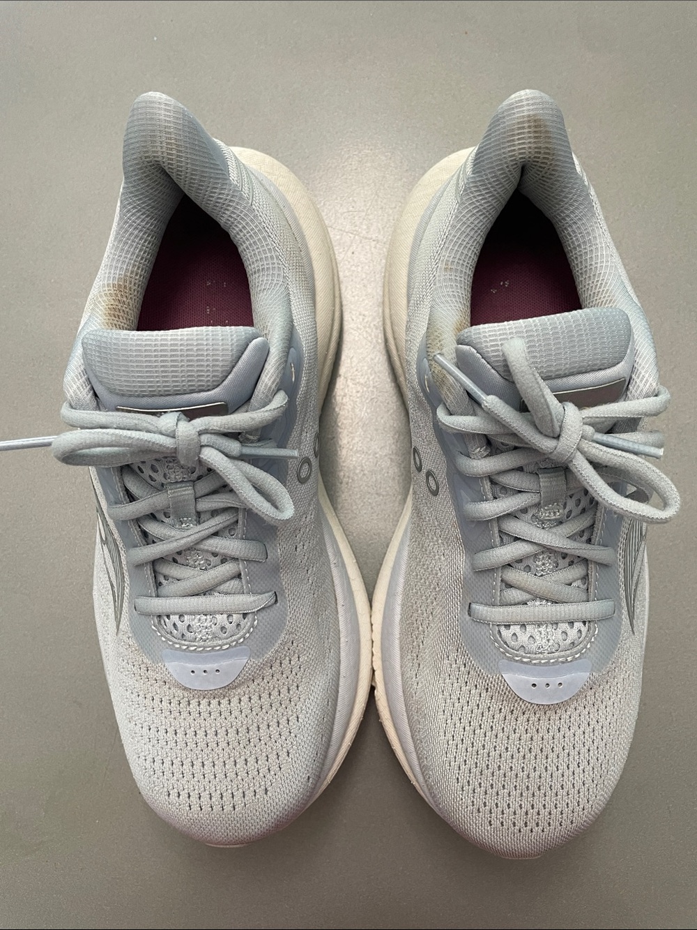 Saucony Triumph 23 sz 7.5 WIDE